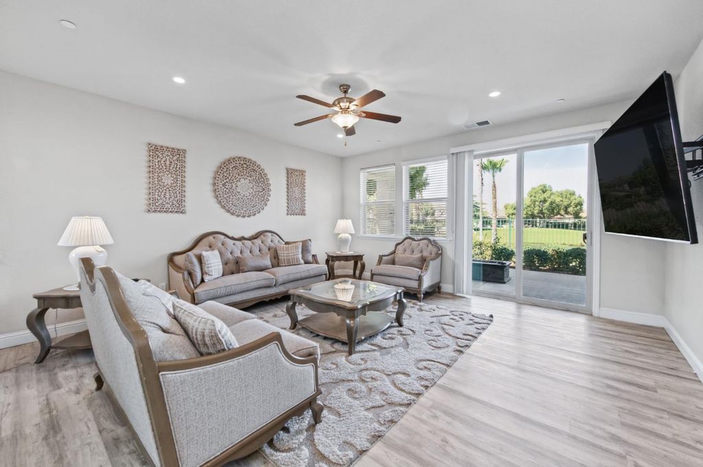 Image 4 of property listing at 1728 E Green Sage Avenue, Fresno, CA 93730