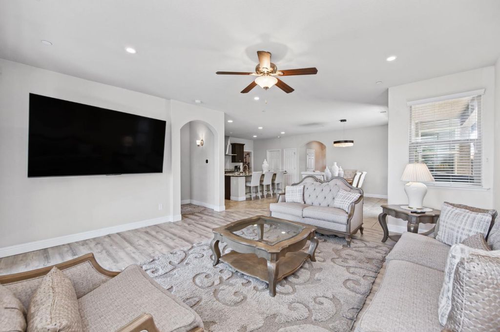Image 6 of property listing at 1728 E Green Sage Avenue, Fresno, CA 93730
