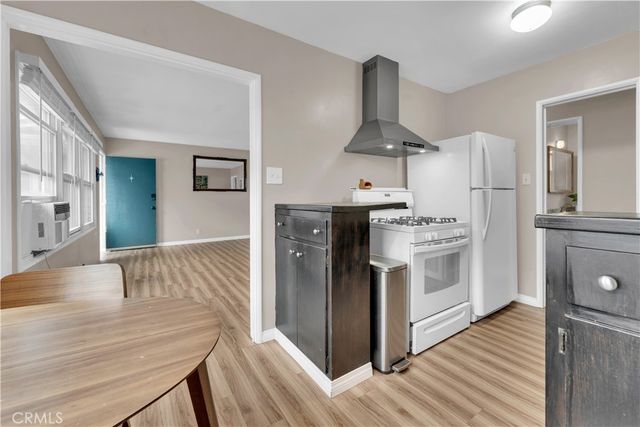 1250 E 1st street 7, Long Beach, CA 90802