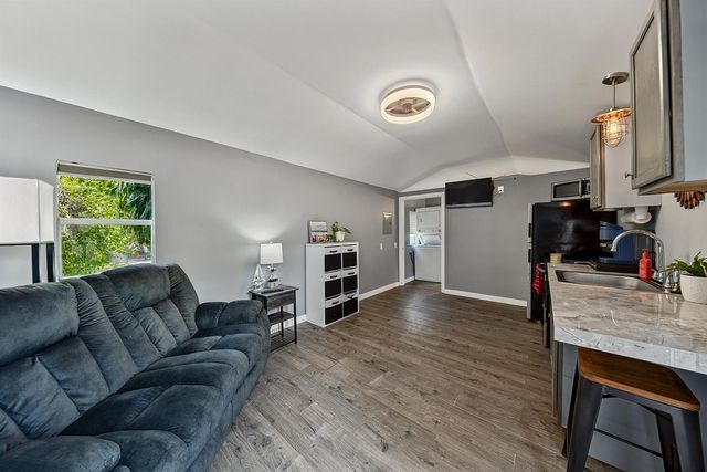 3220 SW 16TH Court, Fort Lauderdale, FL 33312