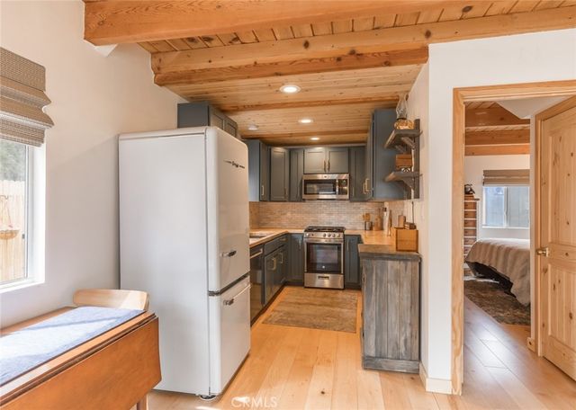 2047 7th Lane, Big Bear City, CA 92314