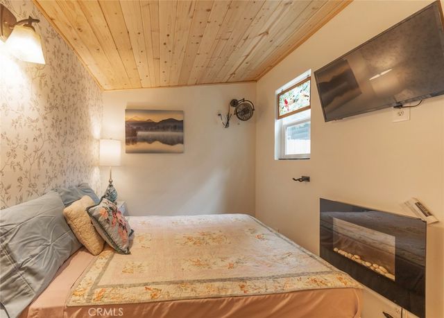 2047 7th Lane, Big Bear City, CA 92314