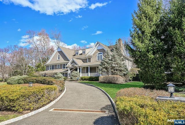 36 Clearwater Drive, Ho-ho-kus, NJ 07423