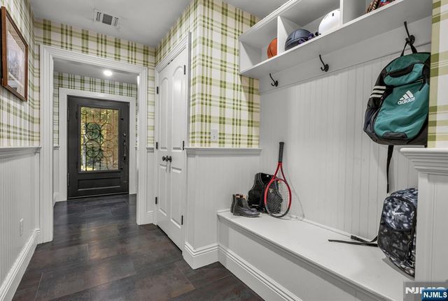 36 Clearwater Drive, Ho-ho-kus, NJ 07423