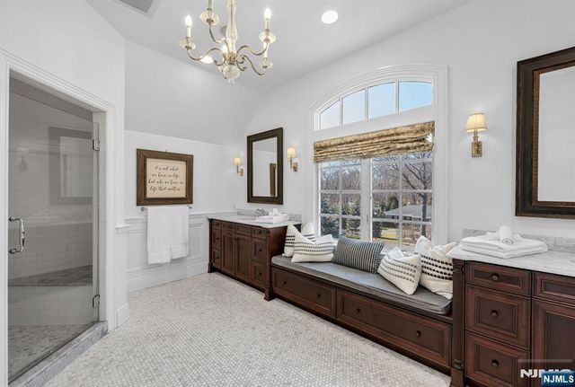 36 Clearwater Drive, Ho-ho-kus, NJ 07423