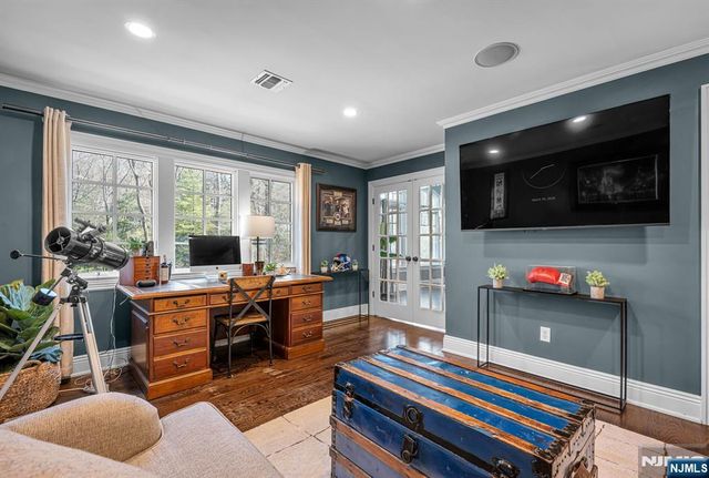 36 Clearwater Drive, Ho-ho-kus, NJ 07423