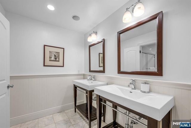 36 Clearwater Drive, Ho-ho-kus, NJ 07423