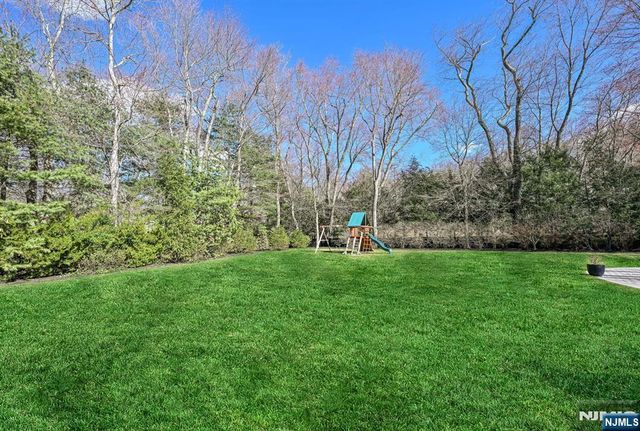 36 Clearwater Drive, Ho-ho-kus, NJ 07423