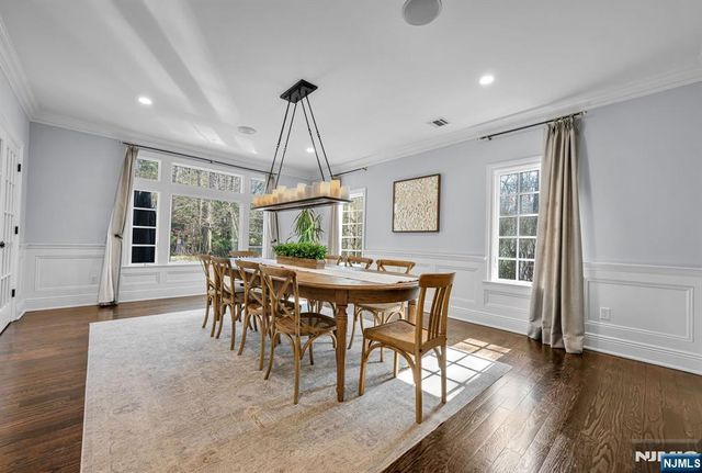 36 Clearwater Drive, Ho-ho-kus, NJ 07423