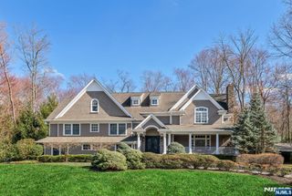 36 Clearwater Drive, Ho-ho-kus, NJ 07423