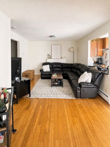 135 Walnut St. 1, Somerville, MA 02145