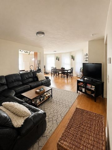 135 Walnut St. 1, Somerville, MA 02145