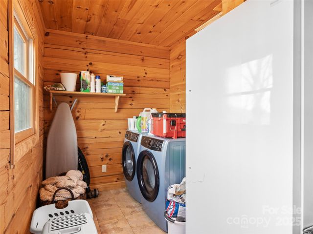 252 Idylwild Lane, Black Mountain, NC 28711