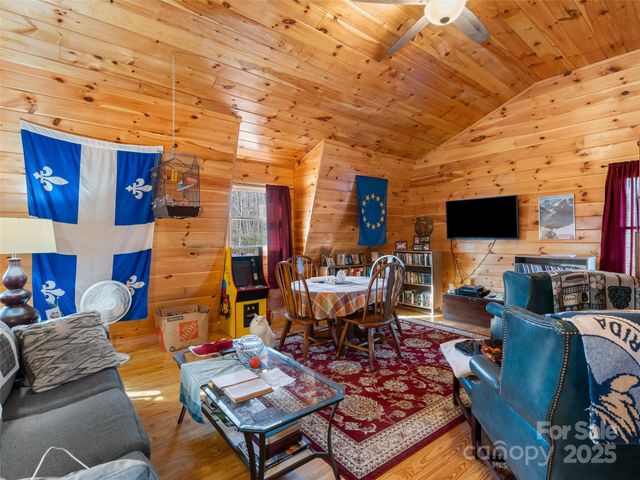 252 Idylwild Lane, Black Mountain, NC 28711