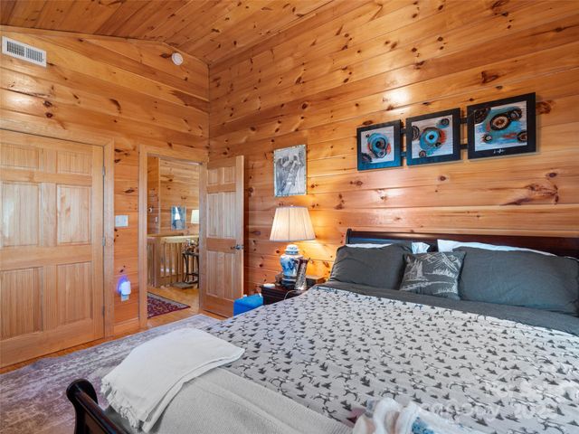 252 Idylwild Lane, Black Mountain, NC 28711