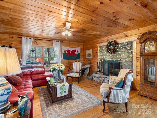 252 Idylwild Lane, Black Mountain, NC 28711