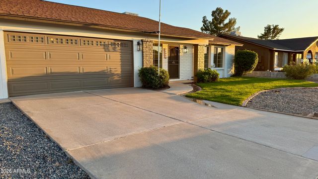 2807 W CHARLESTON Avenue, Phoenix, AZ 85053