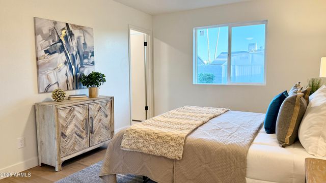 2807 W CHARLESTON Avenue, Phoenix, AZ 85053