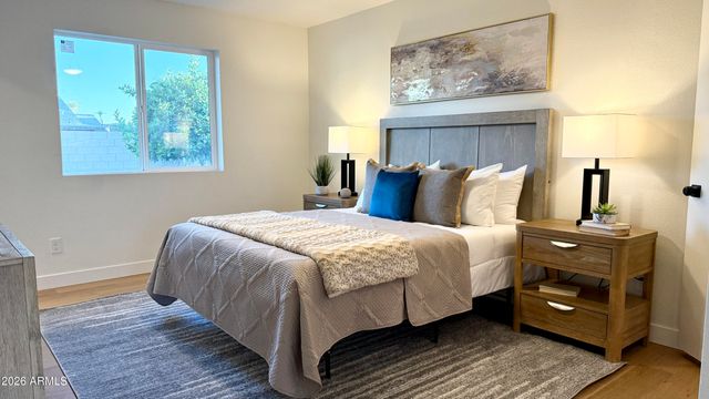 2807 W CHARLESTON Avenue, Phoenix, AZ 85053