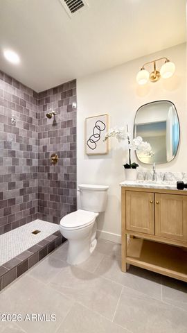 2807 W CHARLESTON Avenue, Phoenix, AZ 85053