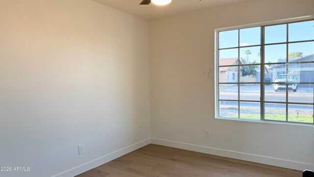 2807 W CHARLESTON Avenue, Phoenix, AZ 85053