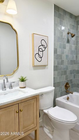 2807 W CHARLESTON Avenue, Phoenix, AZ 85053