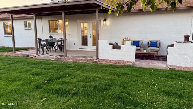 2807 W CHARLESTON Avenue, Phoenix, AZ 85053