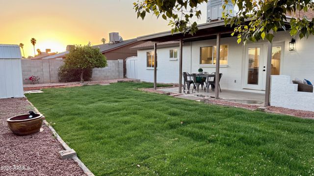 2807 W CHARLESTON Avenue, Phoenix, AZ 85053
