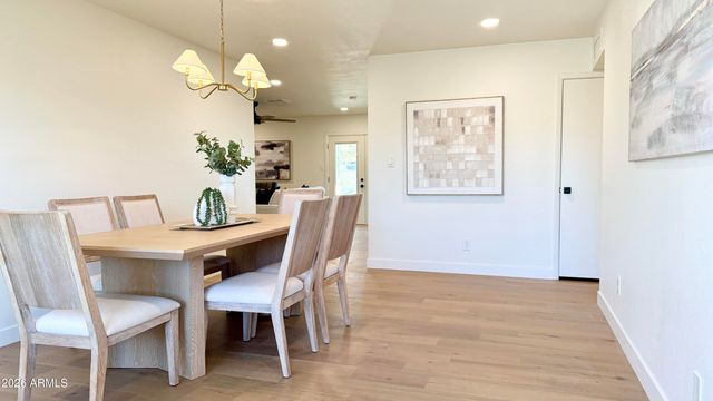 2807 W CHARLESTON Avenue, Phoenix, AZ 85053