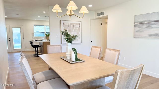 2807 W CHARLESTON Avenue, Phoenix, AZ 85053