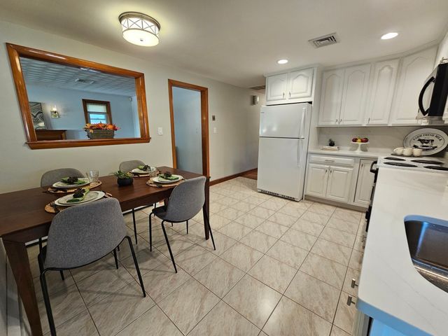 11 Tuttle Lane, Saugus, MA 01906