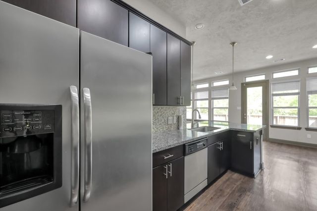 38 Aventura Place, Spring, TX 77389