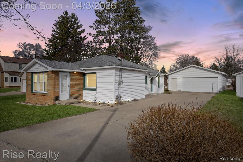 117 Perry Street, Montrose, MI 48457