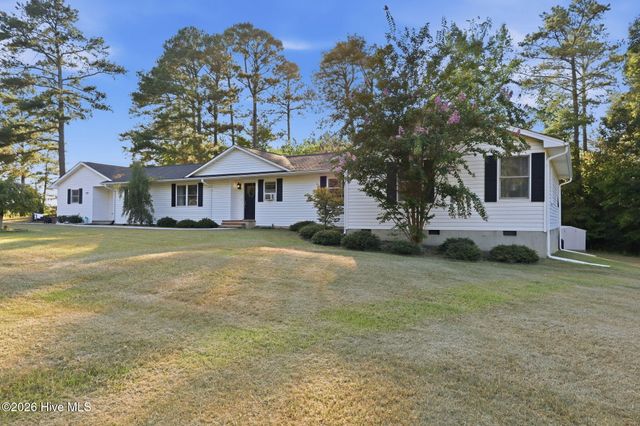 180 Carthage Road, Carthage, NC 28327