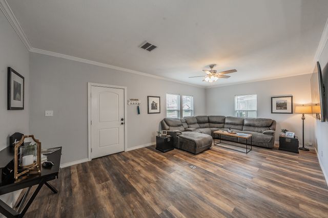 800 E Elm Street, Hillsboro, TX 76645