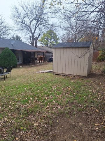 109 Ridgeway Circle, Lewisville, TX 75067