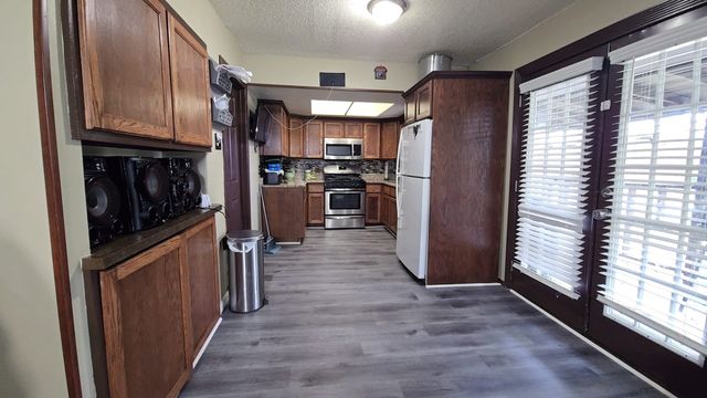 109 Ridgeway Circle, Lewisville, TX 75067