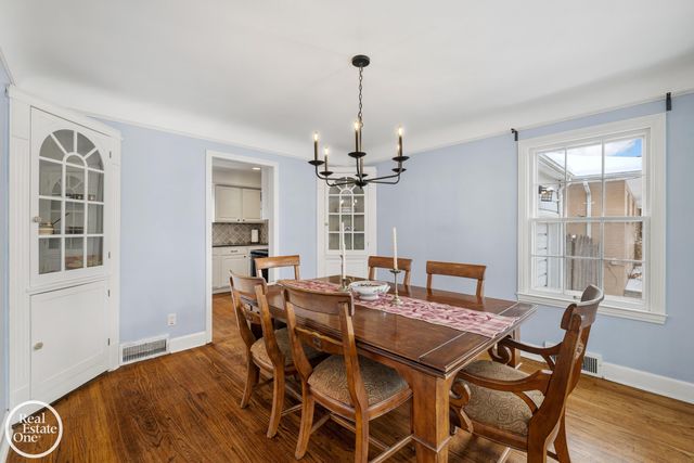 781 Loraine Street, Grosse Pointe, MI 48230