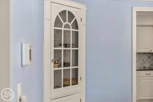 781 Loraine Street, Grosse Pointe, MI 48230