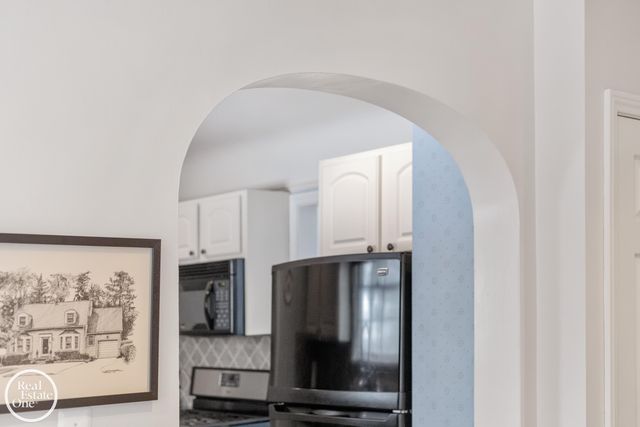 781 Loraine Street, Grosse Pointe, MI 48230