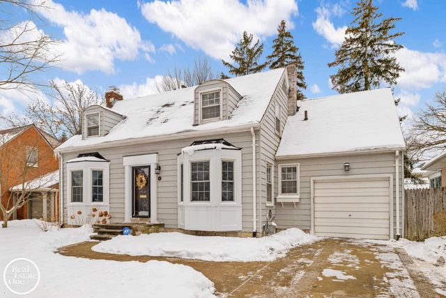 781 Loraine Street, Grosse Pointe, MI 48230