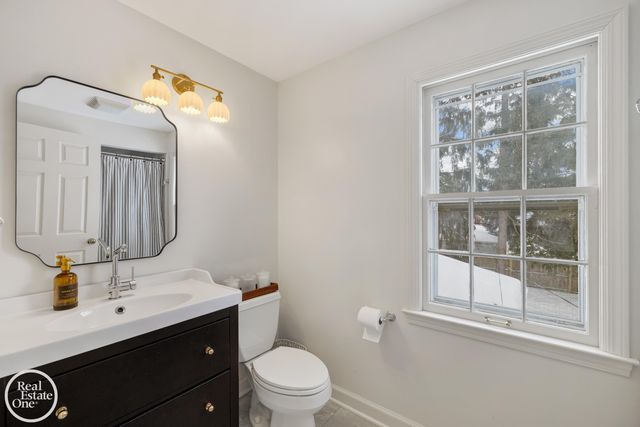 781 Loraine Street, Grosse Pointe, MI 48230