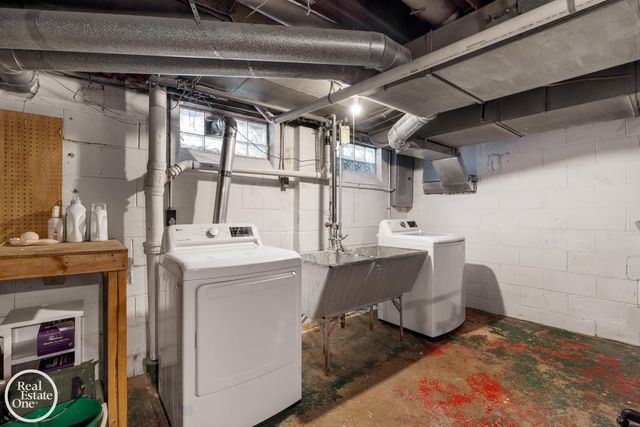 781 Loraine Street, Grosse Pointe, MI 48230