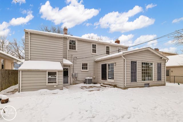 781 Loraine Street, Grosse Pointe, MI 48230