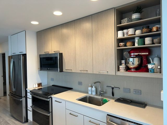 125 Guest St. 1703, Boston, MA 02135