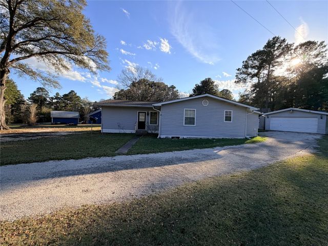 295 Lazy Hollow Lane, Livingston, TX 77351