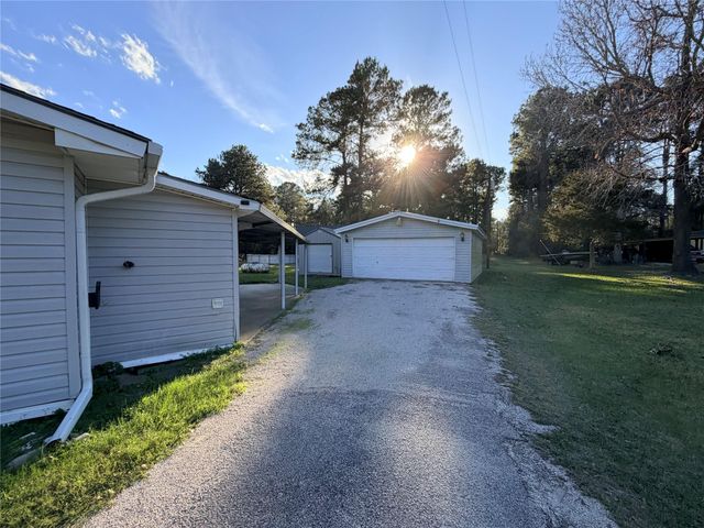 295 Lazy Hollow Lane, Livingston, TX 77351