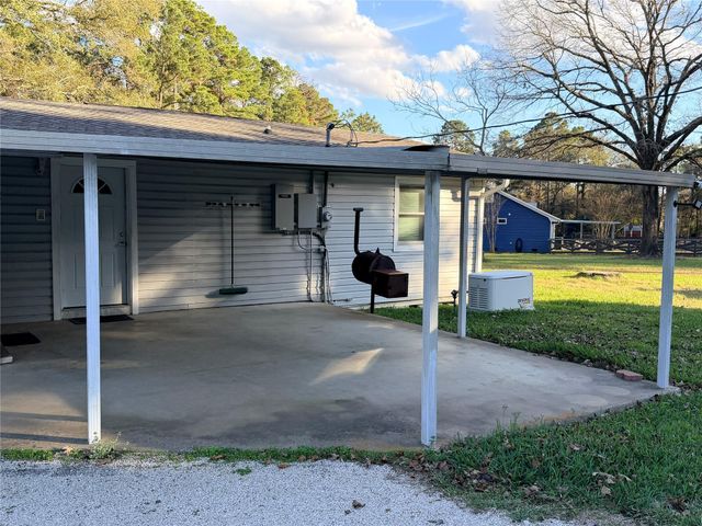 295 Lazy Hollow Lane, Livingston, TX 77351