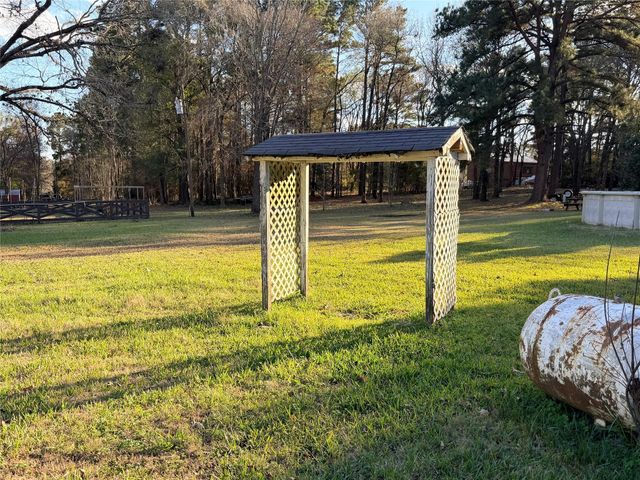 295 Lazy Hollow Lane, Livingston, TX 77351