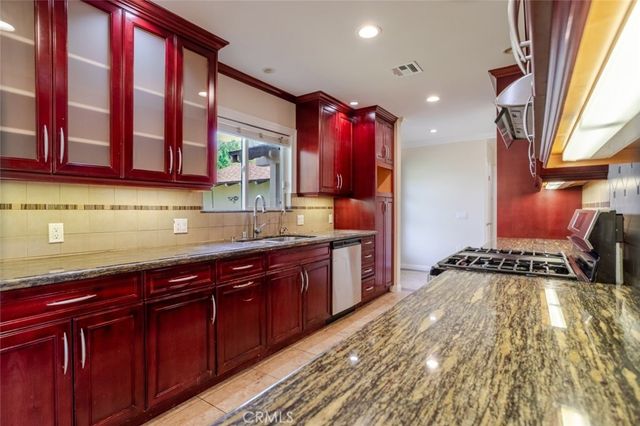 6300 La Reina Drive, Tujunga, CA 91042